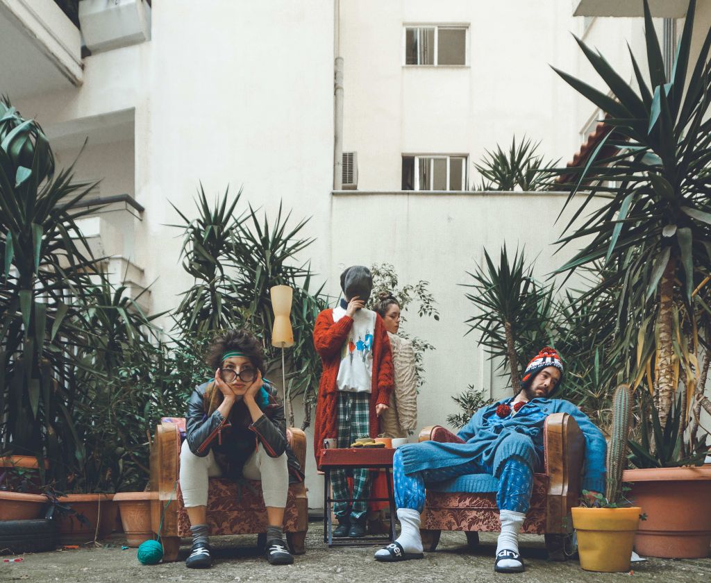 Ελεγεία για έναν παράλογο κόσμο | Βίκυ&nbsp;Αδάμου